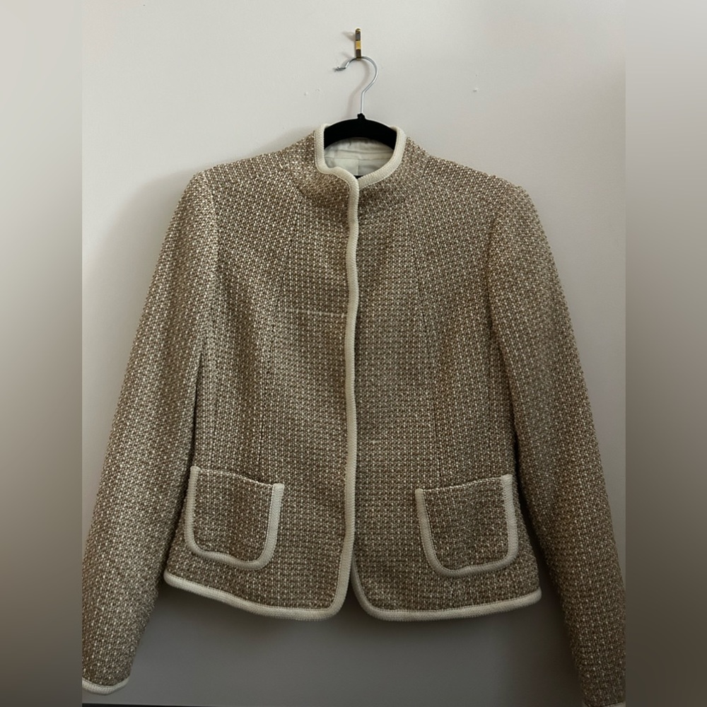 Elie Tahari Jacket. Barely worn. Beautiful Cream and tan in color.